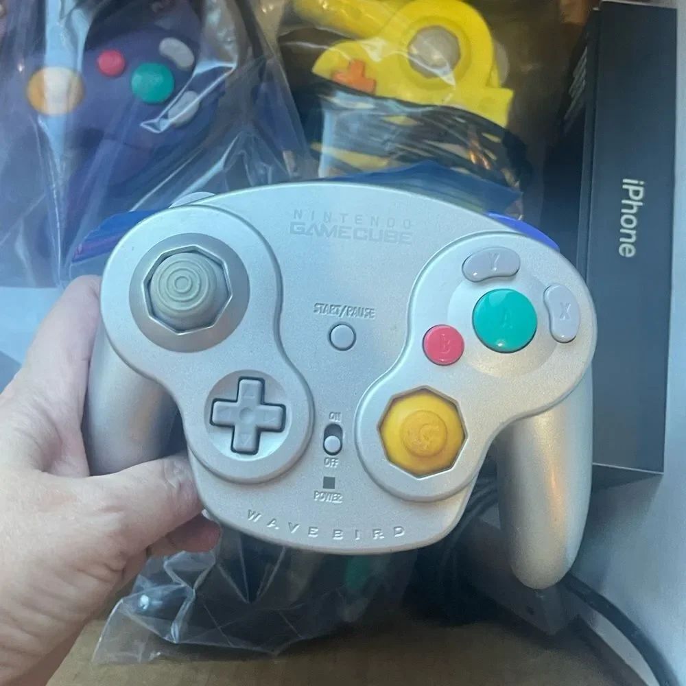 Silver Gray Gamecube Controller - Picture 8 of 8